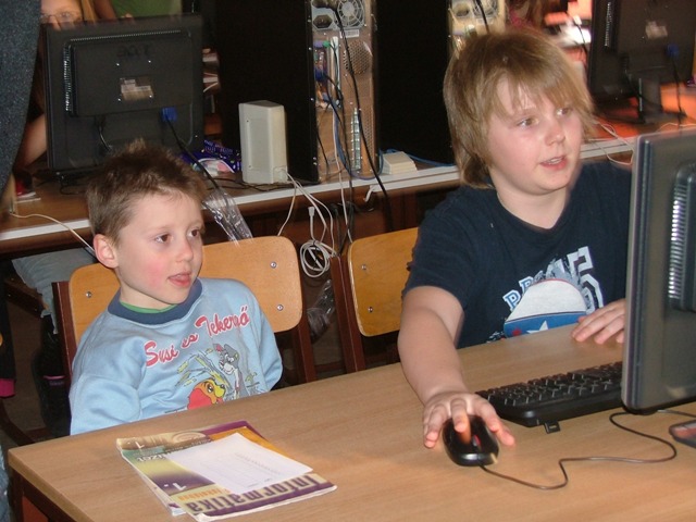 pt02.JPG title=